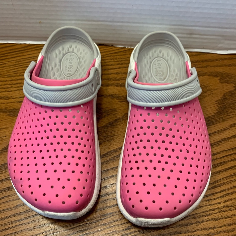 Crocs LiteRide Pink and Gray Water Shoes size J2 light weight comfort fun